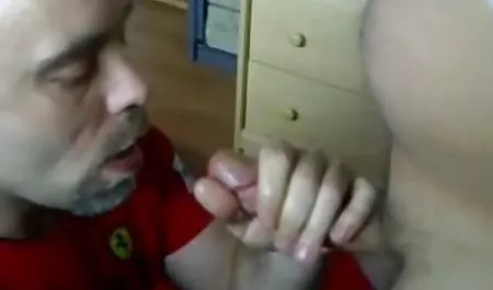 جنسیت بچه گربه چری, لیسیدن دانلود گیف تلگرام سکسی